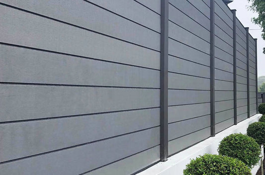 Slatted Garden Fence Ideas: Modern Designs, Privacy & Material Choices