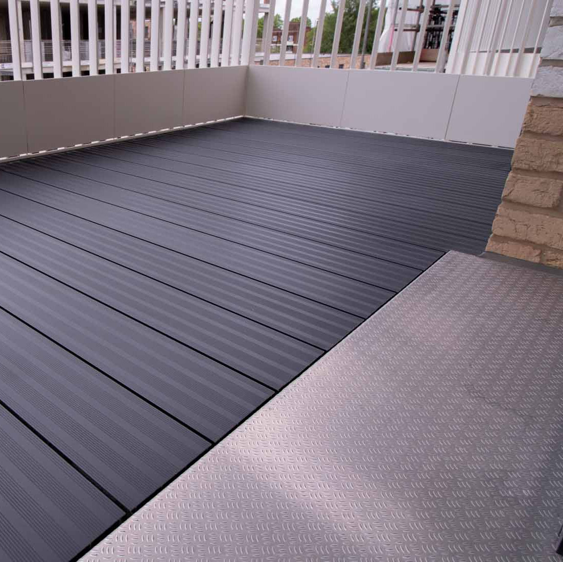 Pro-Grip Aluminium Deck Board 7016 Anthracite Grey - 3.6m | Hyperion Aluminium